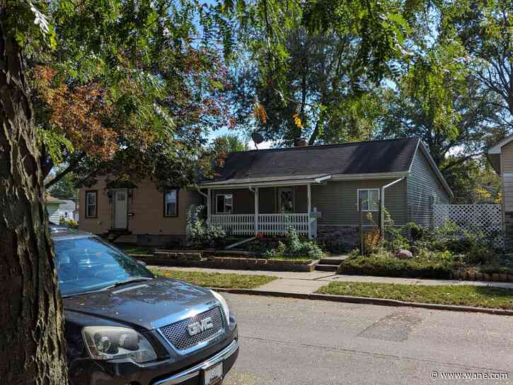 Indiana State Police, FBI serve warrant at Fort Wayne home