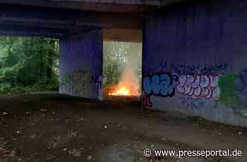 FW-GLA: Brennendes Gestrüpp im Bereich der Bahngleise des Bahnhofs-Ost