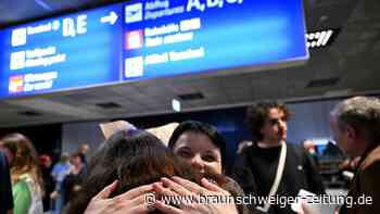 "Total erleichtert": Erste Sonderflüge bringen Deutsche aus Israel nach Hause