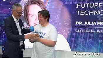 Coden für Kids – Dr. Julia Freudenberg gewinnt in der Kategorie FUTURE TECHNOLOGY