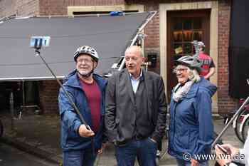 Mörder-Suche zwischen Wespenstich und Selfiestick