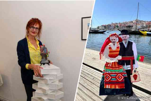 Erlinde reist wereld rond met overleden ouders in kartonnen miniversie: “Zo kunnen zij er ook nog een beetje van genieten”