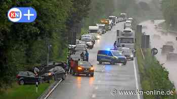 Unfall A210 bei Bredenbek: Autobahn Richtung Rendsburg voll gesperrt