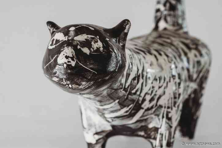 A UK Auction House is Offering Up a Rare Ceramic Cat Made by a Young David Hockney