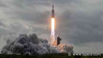 Relive SpaceX's Falcon Heavy launch of Psyche asteroid mission with these amazing photos