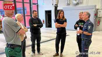 Schichtwechsel-Tag in Jena: Mitarbeiter der Lebenshilfe machen bei der Feuerwehr mit