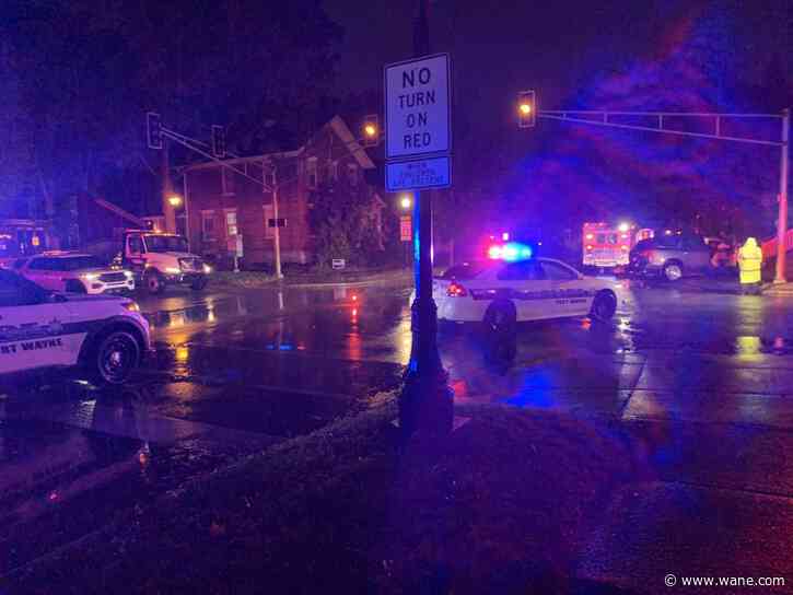 2 car crash at West Jefferson Boulevard and College Street