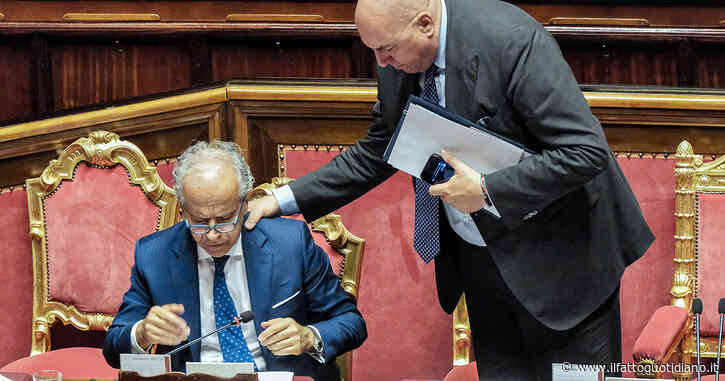 Il governo lancia il rischio migranti, Crosetto: “Possono arrivare per farci del male”. Mentre a Parigi e Londra è “allarme antisemitismo”