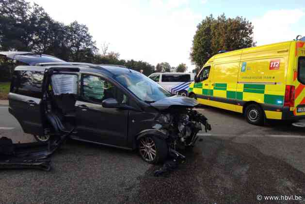 Drie gewonden bij frontale klap in Kerkhoven