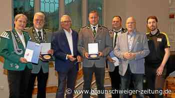 Vier Vereine werden für ihre Jubiläen ausgezeichnet