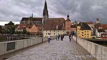 28-Jähriger wirft Syrer von Steinerner Brücke – offenbar rechtsradikaler Hintergrund