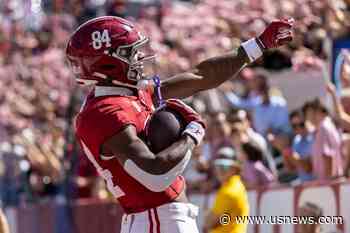 No. 11 Alabama Holds off Arkansas Comeback, Wins 24-21 to Stay Perfect in SEC