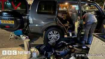 BBC journalists held at gunpoint by Israeli police