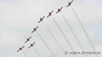 Canadian Forces Snowbirds perform final show of the year in Moose Jaw