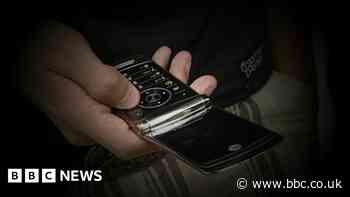 Northamptonshire teacher banned for explicit pupil messages