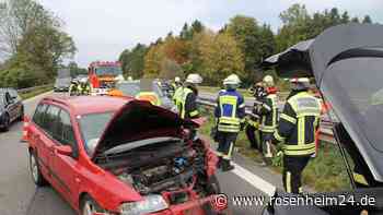 Nach Aufprall in Sattelzug geschleudert – sechs Autos krachen bei Rohrdorf ineinander