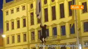 Israel-Flagge heruntergerissen: Frau schreitet am Rathausplatz ein