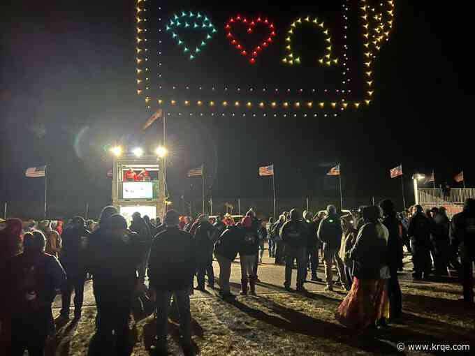 Flights on hold as yellow flag goes up on Balloon Fiesta's final day
