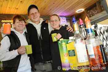 Beim „Kürbiszauber“ in Kirchlengern wird Glühwein ausgeschenkt