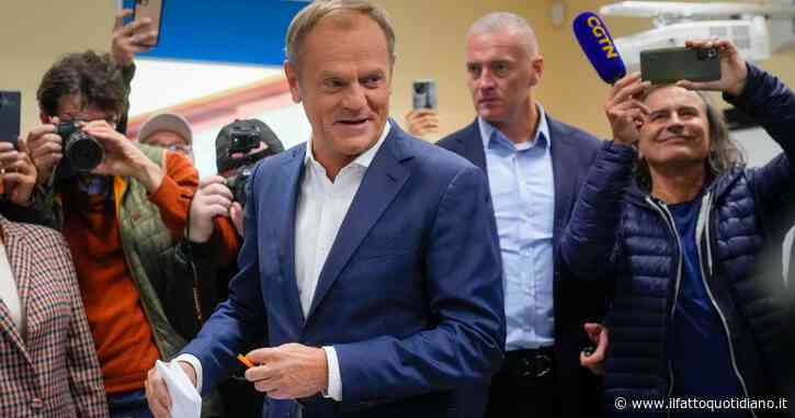 Elezioni Polonia, verso il ribaltone: i sovranisti avanti, ma Tusk e gli alleati europeisti hanno i numeri per governare