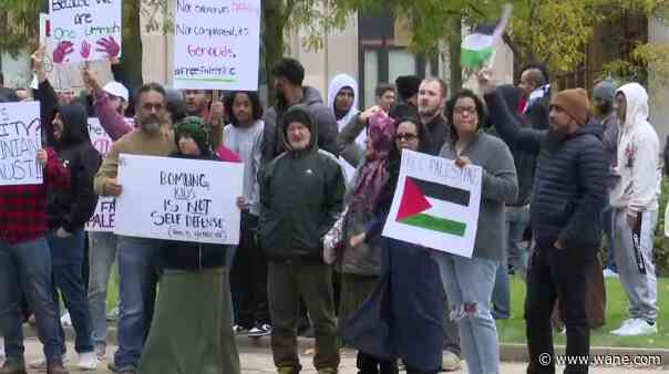 Conflict in Israel: Dozens rally at courthouse in support of Palestine