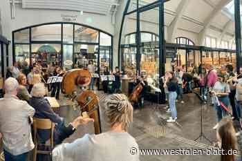 Musiker setzen mit Flashmob richtiges Zeichen