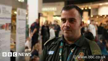 Solihull shoppers taught CPR by paramedics