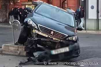 Pictures show devastating car crash in Wimbledon