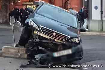 Pictures show devastating car crash in Wimbledon