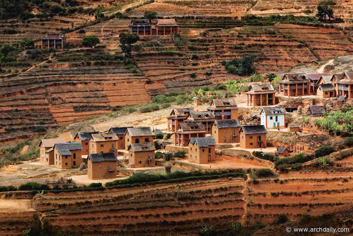 The Digital Divide: Can Technology Support Vernacular Architecture?