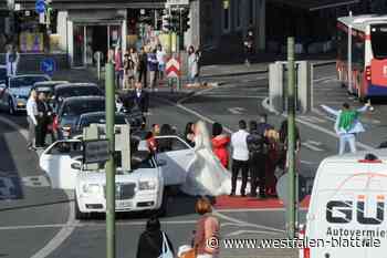 Polizei stoppt Hochzeitskorso in Bielefeld