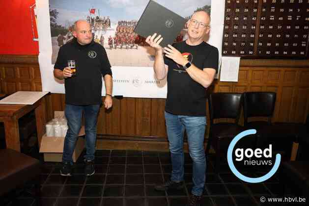 Jean-Marie en Stefan stellen fotoboek over Kroningsgroep Romeinse soldaten voor