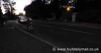 Debate rages over Hull cyclists riding bikes in the dark without lights