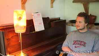 Wie Samuel Meisinger als Holzbildhauermeister auf einem alten Bauernhof in Bischofswiesen lebt