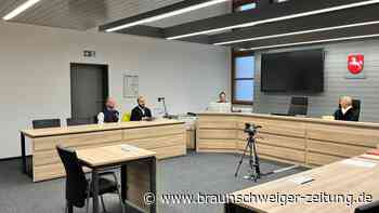 Geldstrafe: Wolfsburger Friseur belästigt junge Kundin sexuell