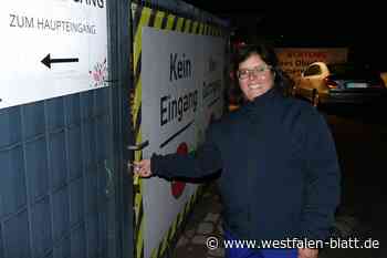 Landesgartenschau Höxter: Geschäftsführerin Claudia Koch schließt Tor ab