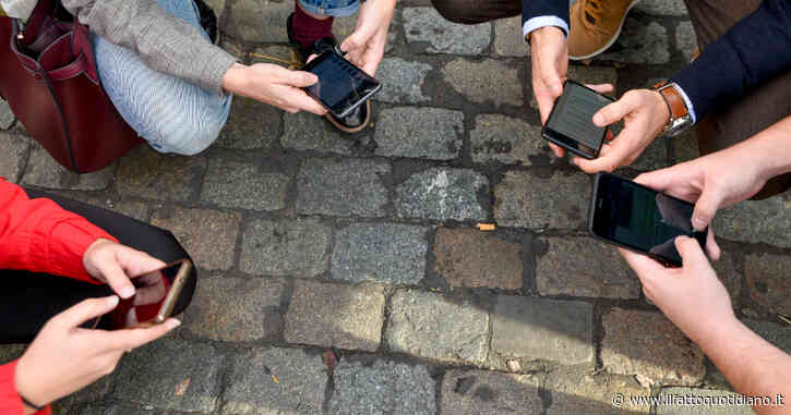 Multa da 200 milioni per Fastweb, Telecom, Vodafone e Wind Tre. “Intese segrete su fatturazione a 28 giorni”