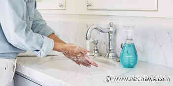 What experts want you to know about hand soap