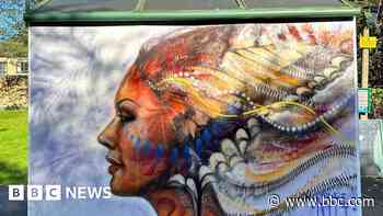 Bus shelter artwork returns to Tamworth