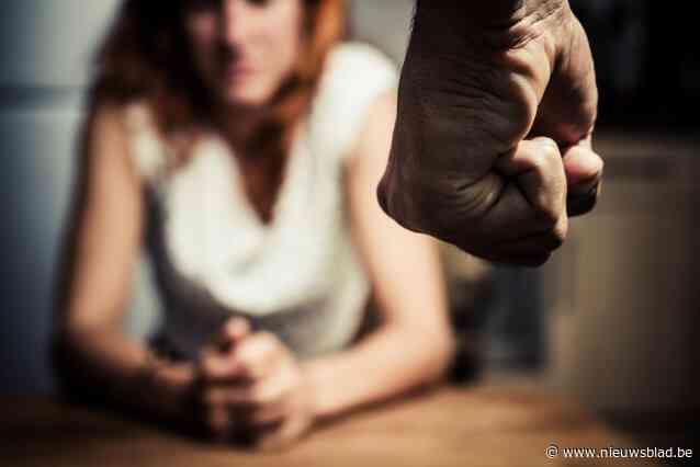 Man (34) zwaait met bijl nadat partner relatie verbreekt: “Ze heeft nog altijd een helse schrik van hem”