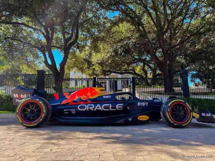 Gov. Abbott gets sneak peak of race car ahead of Formula 1 US Grand Prix