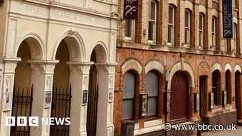 Royal Theatre in Northampton reopens after Raac found