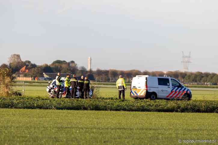 Zoekactie in Middenbeemster nadat auto te water is geraakt, bestuurder spoorloos