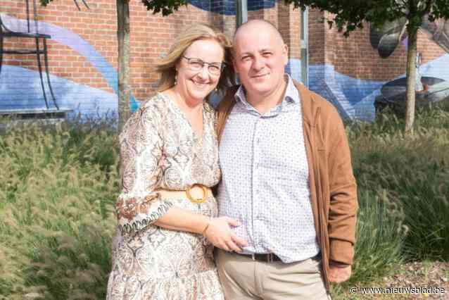 Ze waren te gast op elkaars huwelijksfeest, nu trouwen Giuseppe en Heidi mét elkaar: “Familie moest toch even wennen”