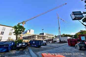 Kräne kollidieren: Arbeitsunfall auf Kinderklinik-Baustelle in Herford