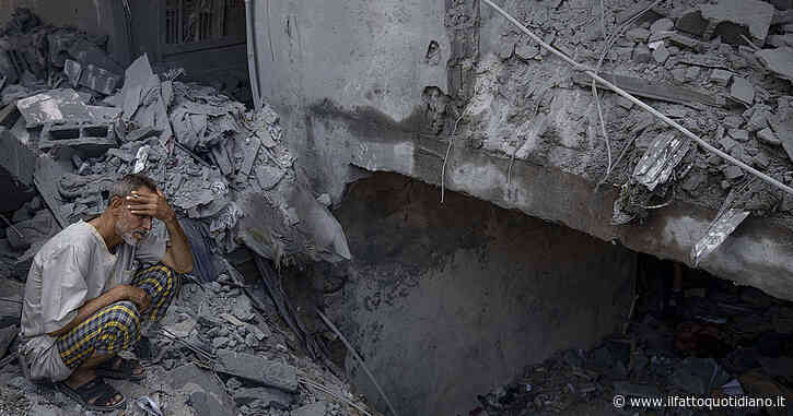 Raid su un ospedale a Gaza, Hamas: “Almeno duecento morti”. Morto uno dei tre italo-israeliani dispersi