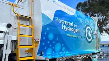 Hydrogen-powered garbage truck makes quiet, 'historic' debut in NSW