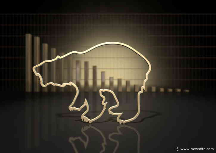 Ethereum Underperforms Bitcoin, Bulls Struggle To Protect Key Support
