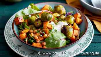 Süßkartoffel-Kichererbsen-Bowl mit Rosenkohl