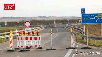 Neuer Gussasphalt für den Kreisverkehr Bucha